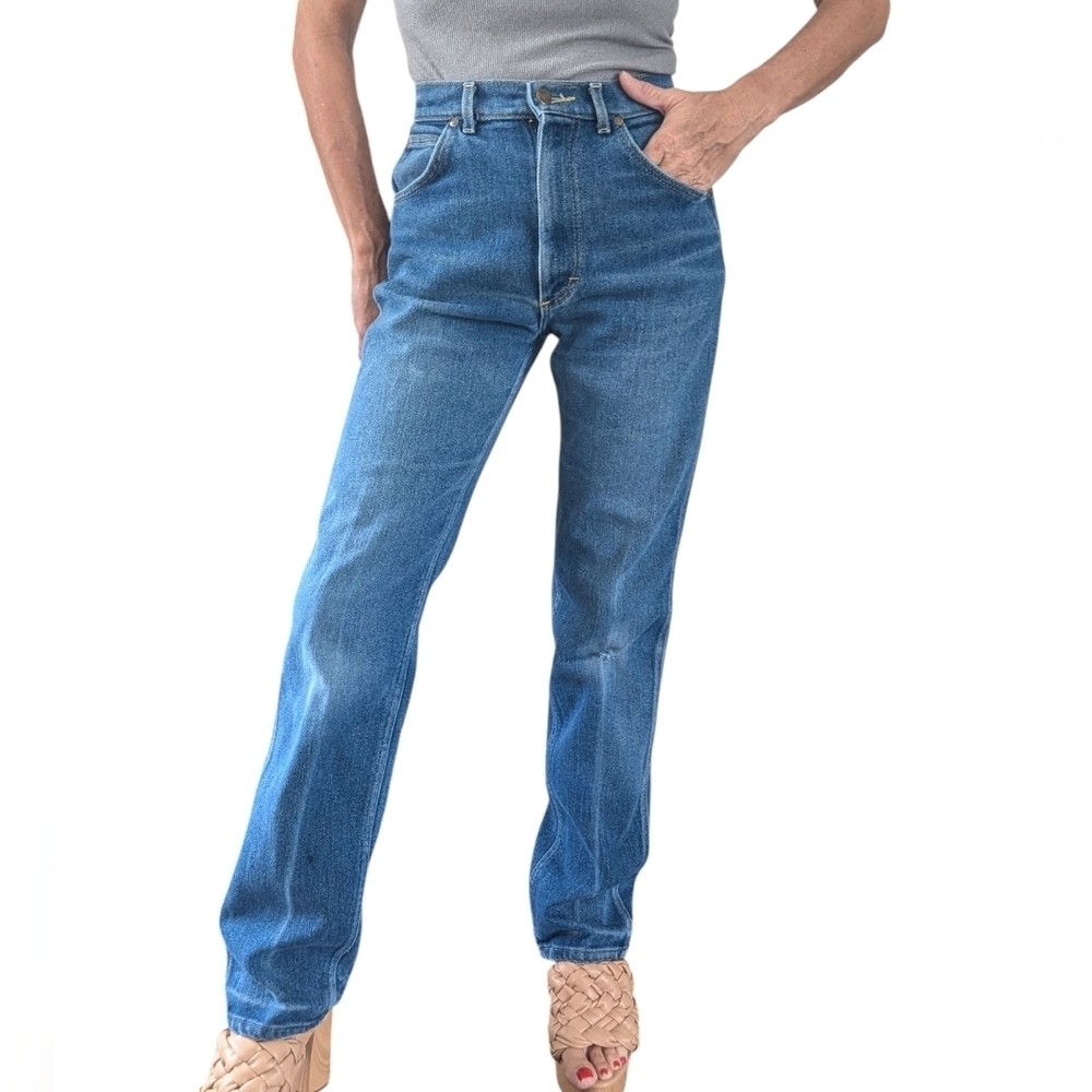 Vintage Lee High Rise Straight Leg Jeans Made in USA Size 9 Medium Wash